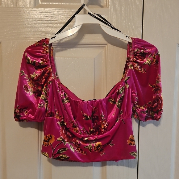 Pink Floral Crop Top - Picture 1 of 8
